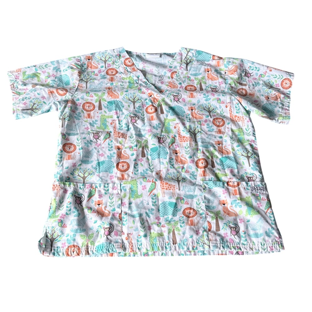 UA Scrubs Day at the Zoo White Animal Print V-Neck Scrub Top Medium PC62DZW